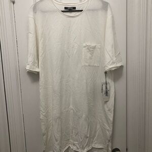 NWT Jackson White Long Fit Crewneck T Shirt; Size: XL; 1 Pocket; Side Slits.
